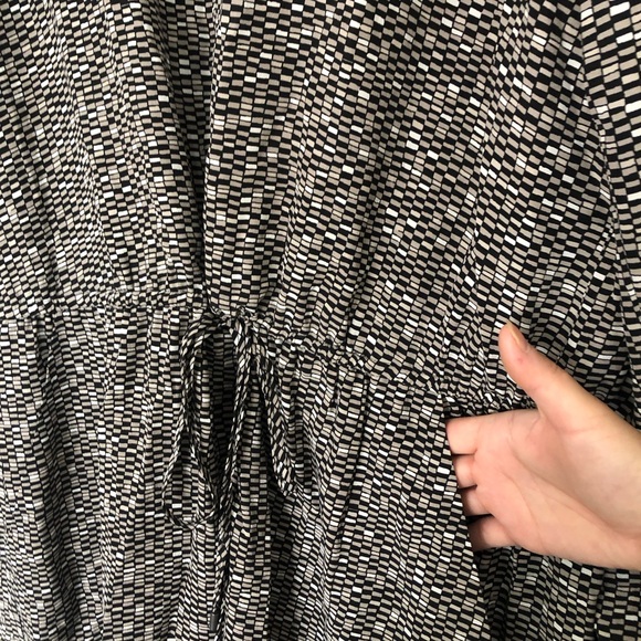 Vince 100% Silk Geometric Pattern Dress - Picture 3 of 5